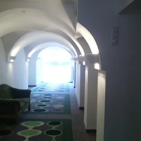 Retro Hotel